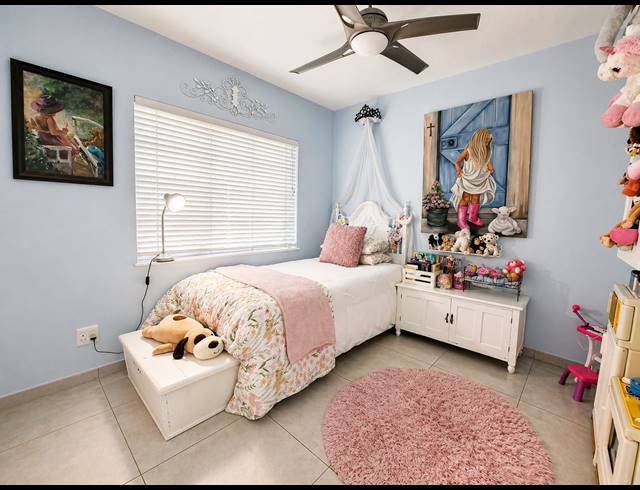 2 BEDROOM TOWNHOUSE FOR SALE IN PEACEHAVEN